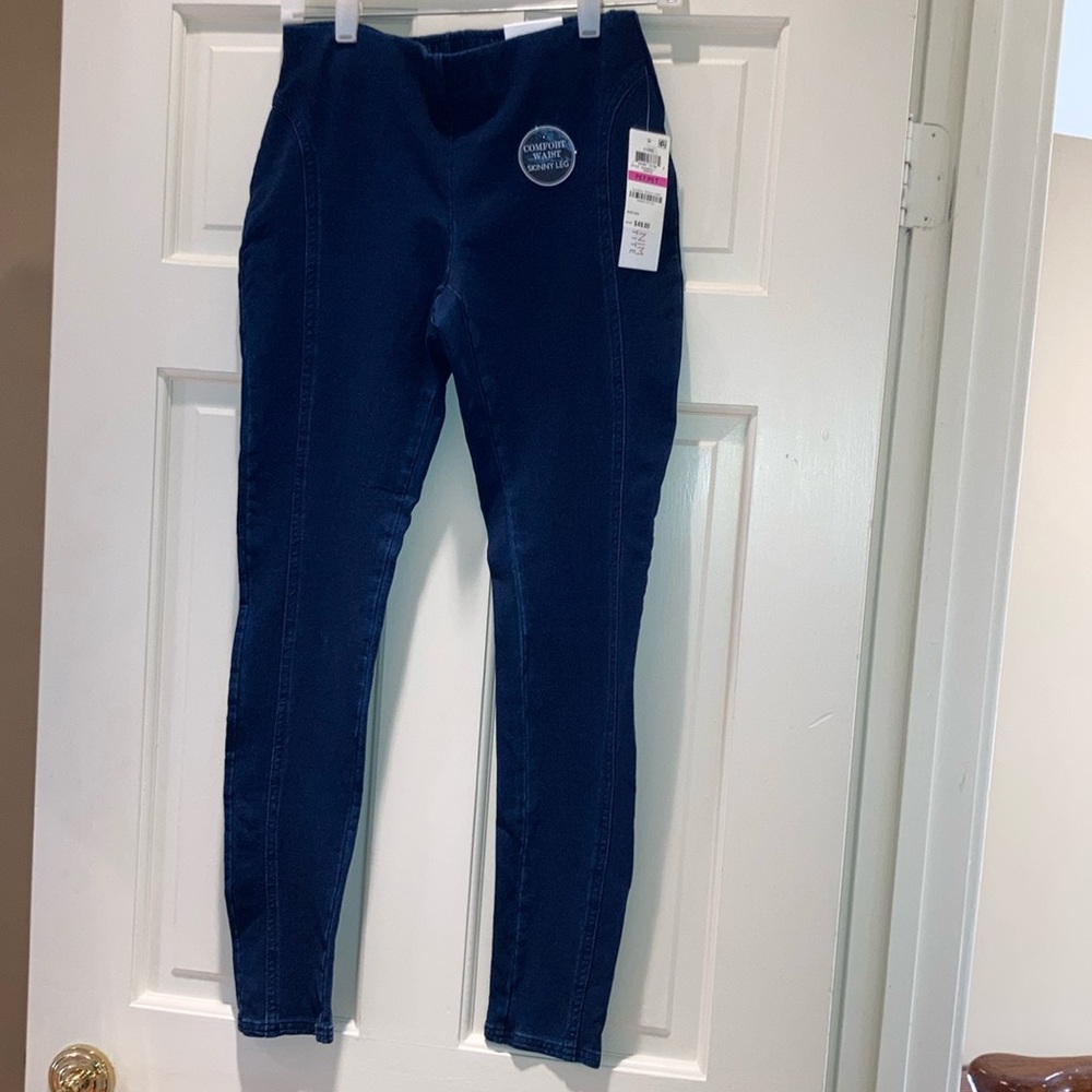 Petite NWT denim pull on jeans. Style & Co.